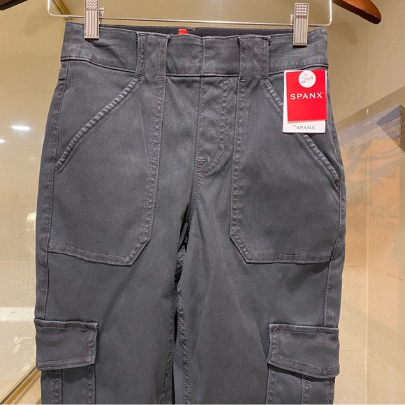 SPANX Women's Twill Ankle Cargo Pants in Washed Black size S Petite NEW - Picture 5 of 9